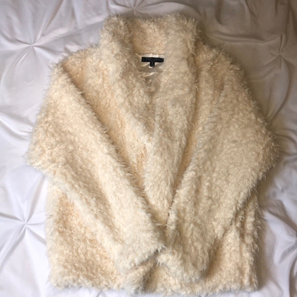 Romeo + Juliet Couture Faux Fur Jacket WHITE! - Picture 4 of 7